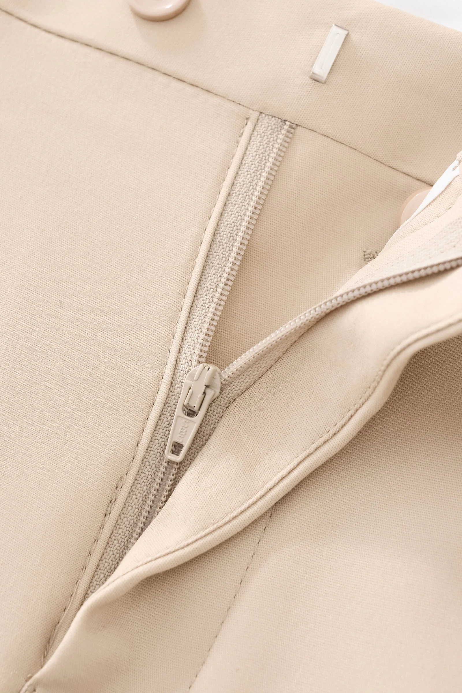 ESSENCE SIGNATURE SUIT KHAKI - Image 20