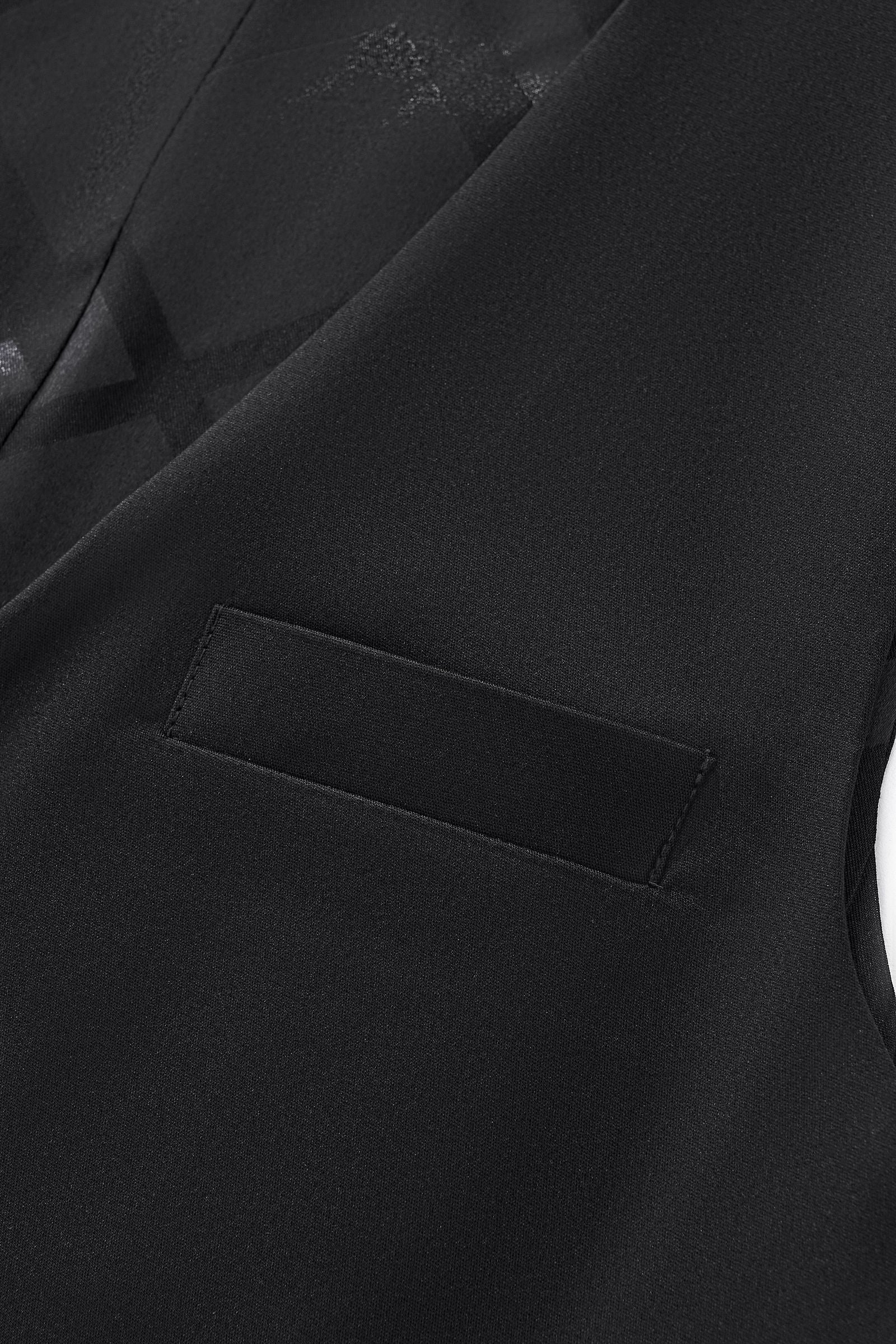 ESSENCE SIGNATURE VEST BLACK - Image 4
