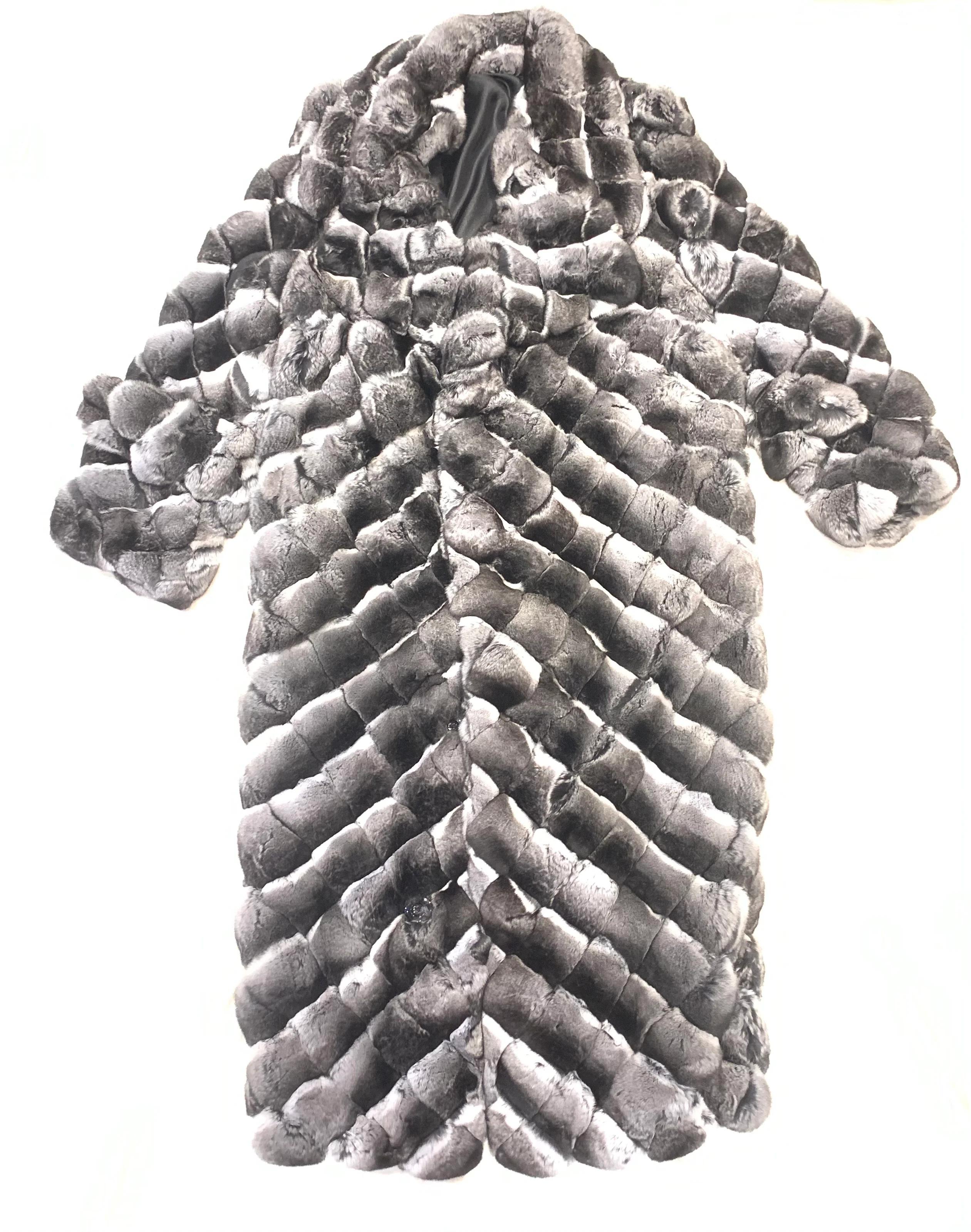 Kashani Men's 3/4 Diamond Cut Chinchilla Trench Fur Coat - Image 2