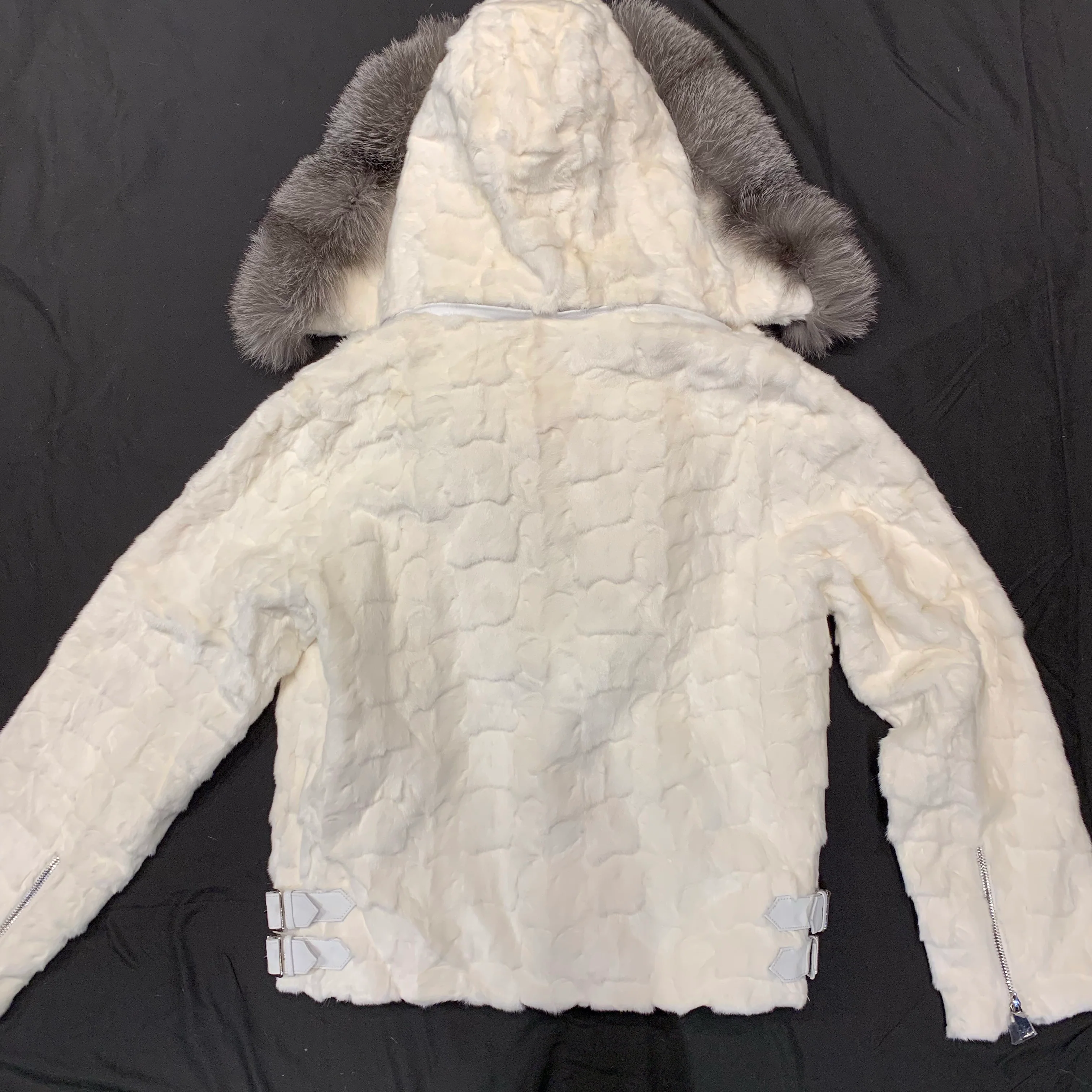 Kashani White Mink Diamond Cut Hooded Silver Fox Bomber Jacket - Image 9
