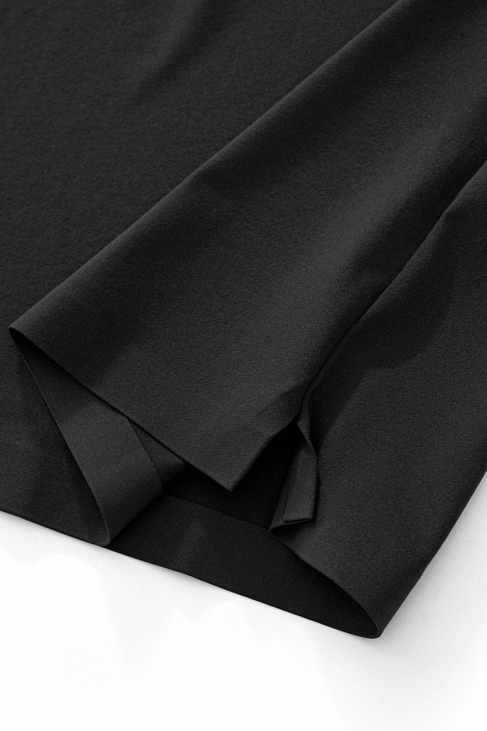 Perforated Collar Performance Polo – El Baron BLACK/GOLD - Image 11