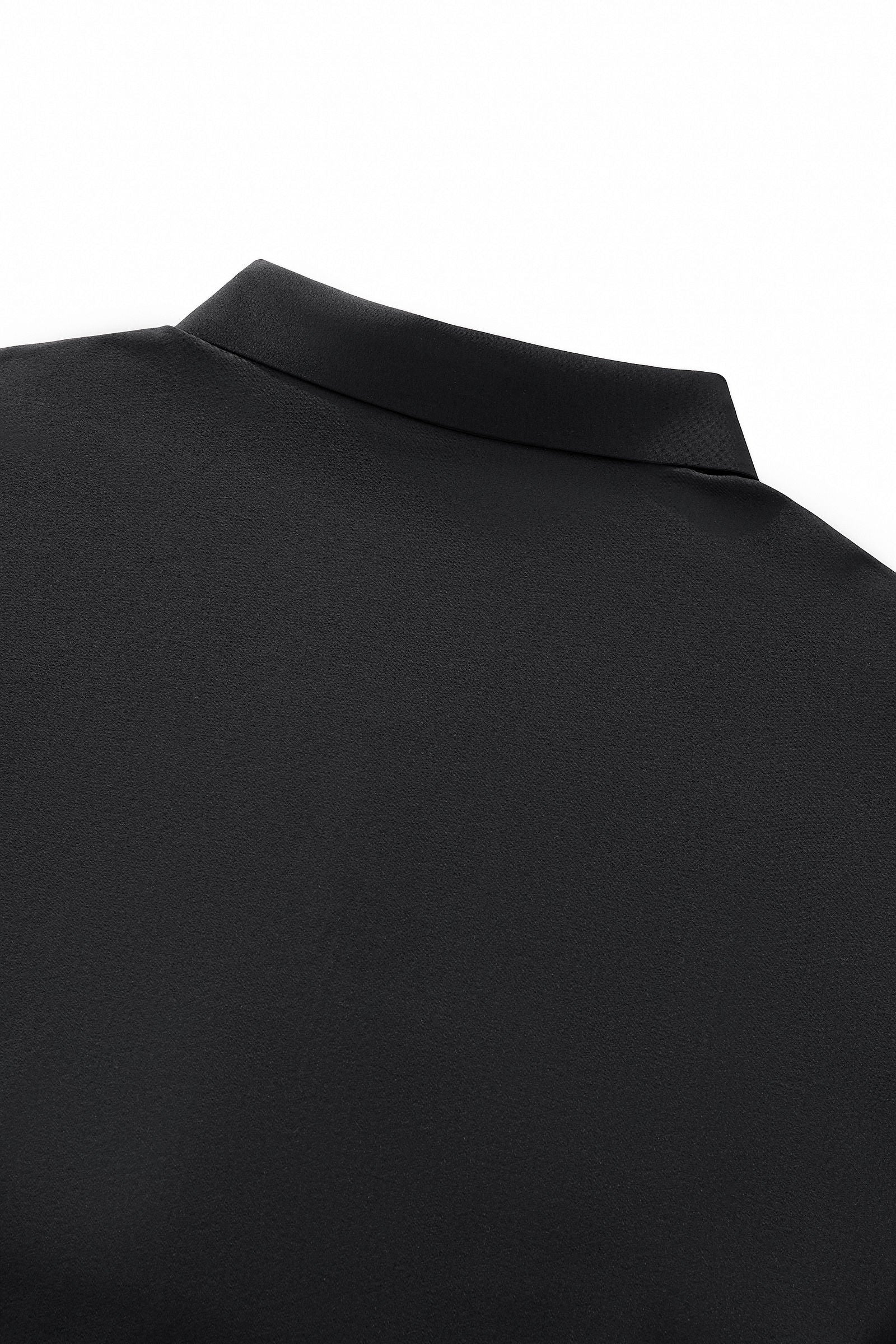 Perforated Collar Performance Polo – El Baron BLACK/SILVER - Image 9