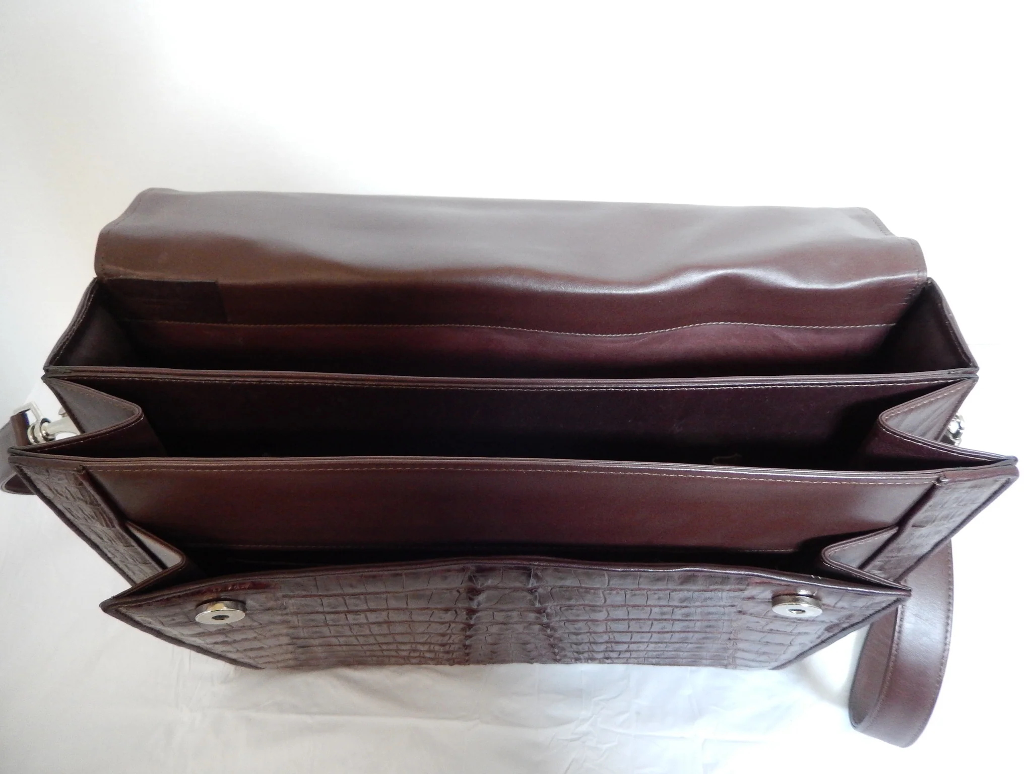 Safari Chocolate Alligator Snout Travel Bag - Image 6
