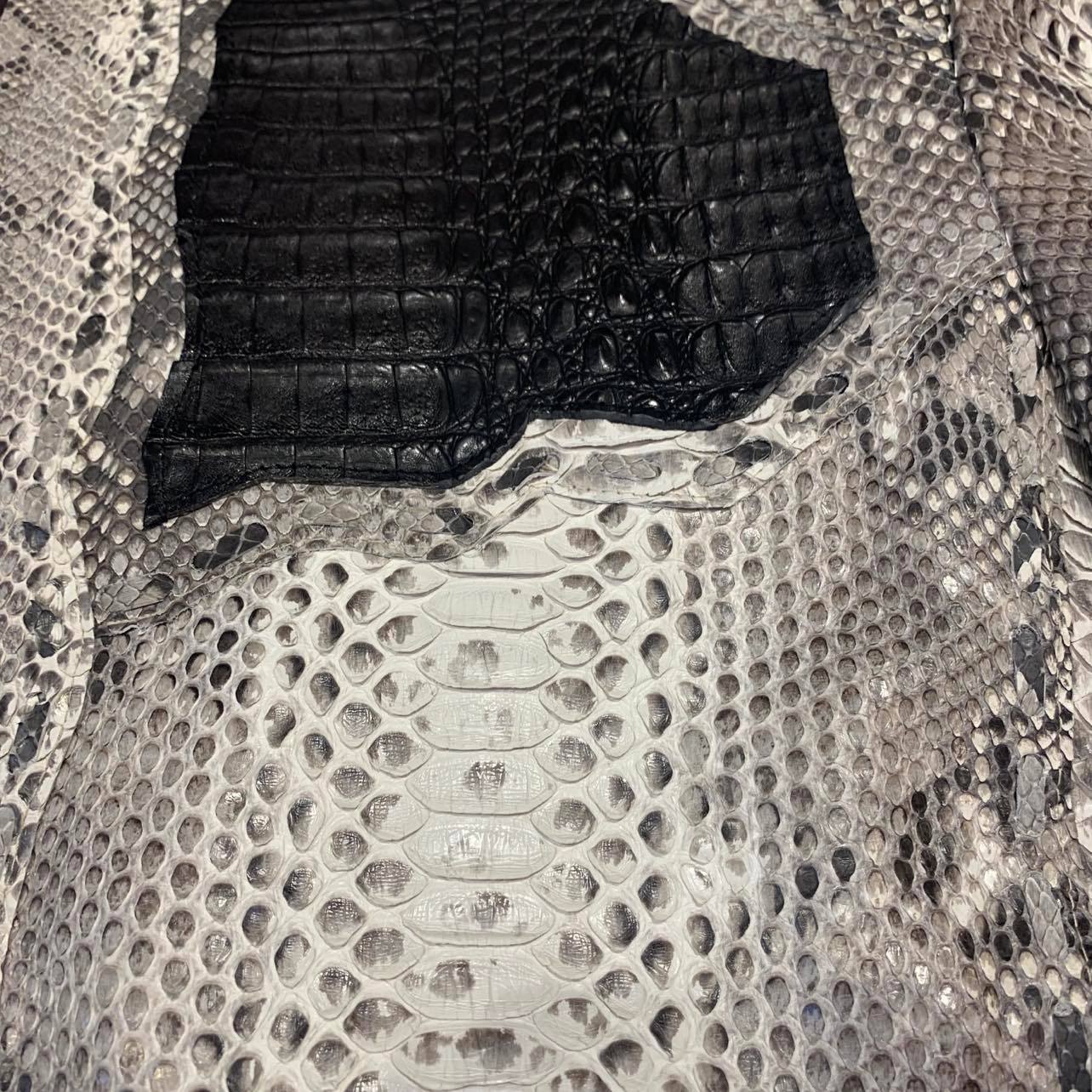 Safari Men's Soft Natural Python/Alligator Skin Jacket - Image 3