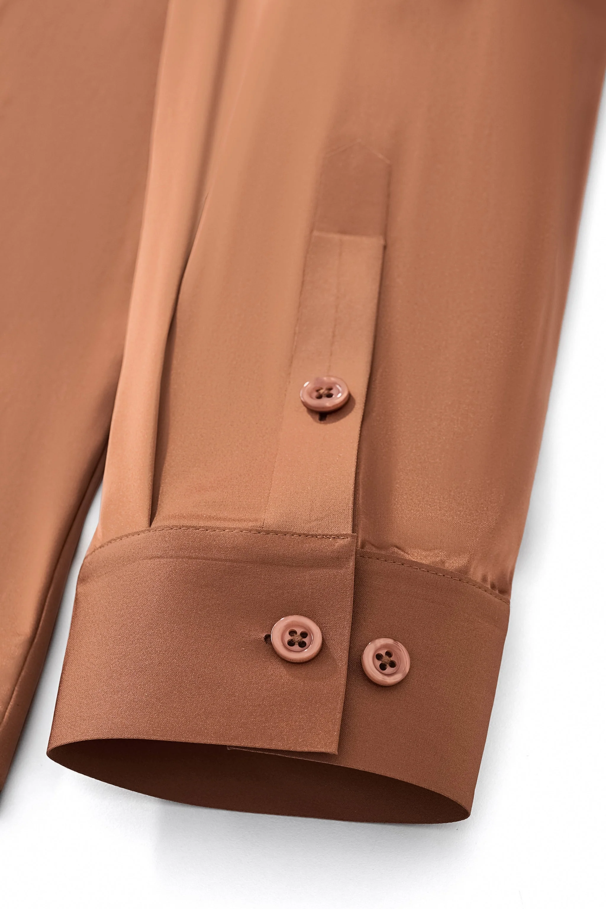 SIGNATURE SATIN STITCHLESS LS Shirt COFFEE - Image 8