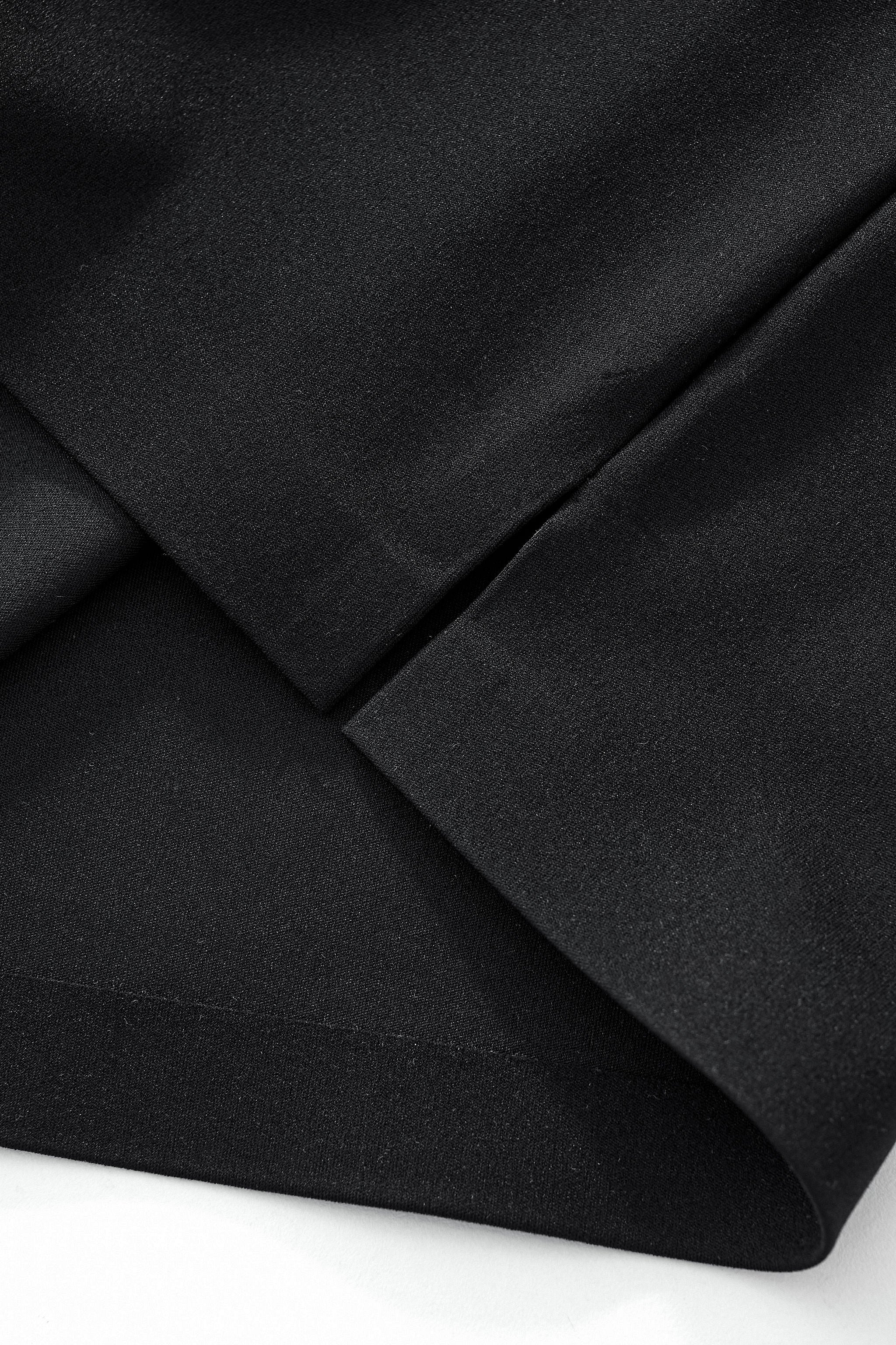 Tiger’s Wrath Embellished Polo BLACK - Image 8
